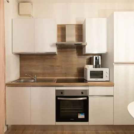 Apartment Enjoy - Elegante Con Giardino